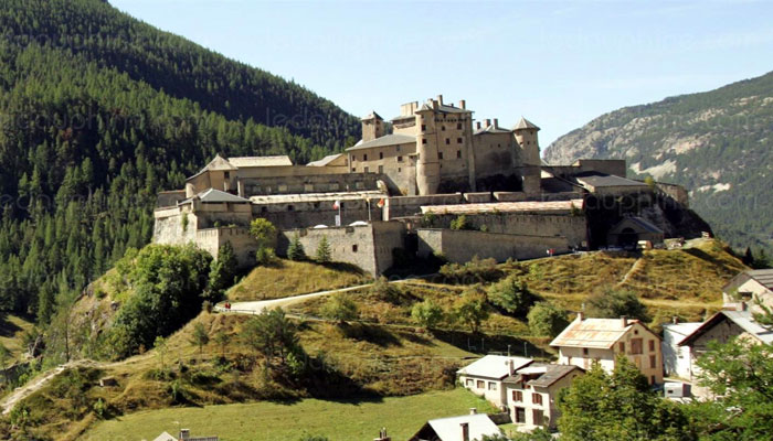 Chateau Queyras chateau queyras